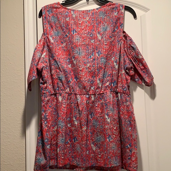 ✅Sols✅Lucky Brand Pink Printed Cold Shoulder Top - Picture 4 of 5